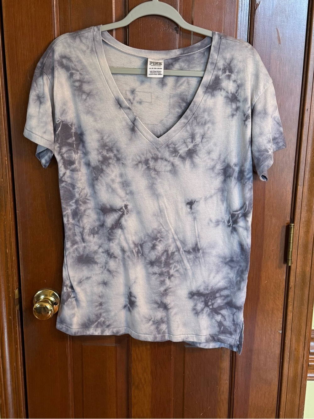 PINK Victoria's Secret Gray Tie-Dye V-Neck Tee